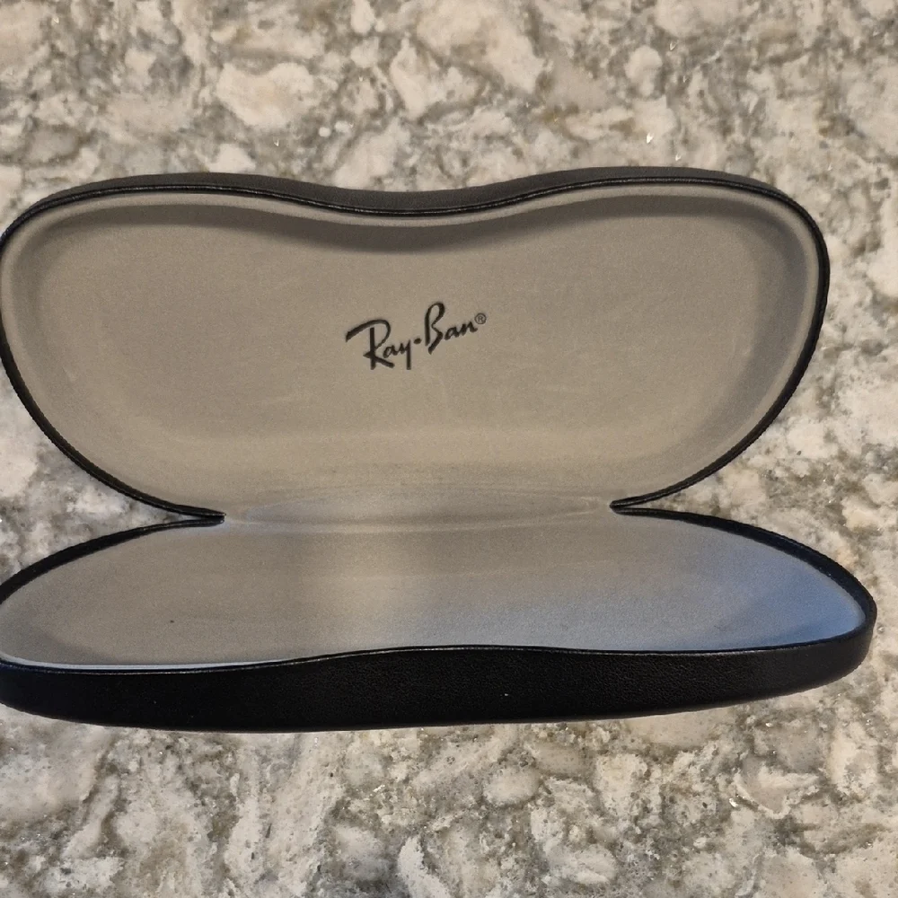 Ray-Ban elegant black